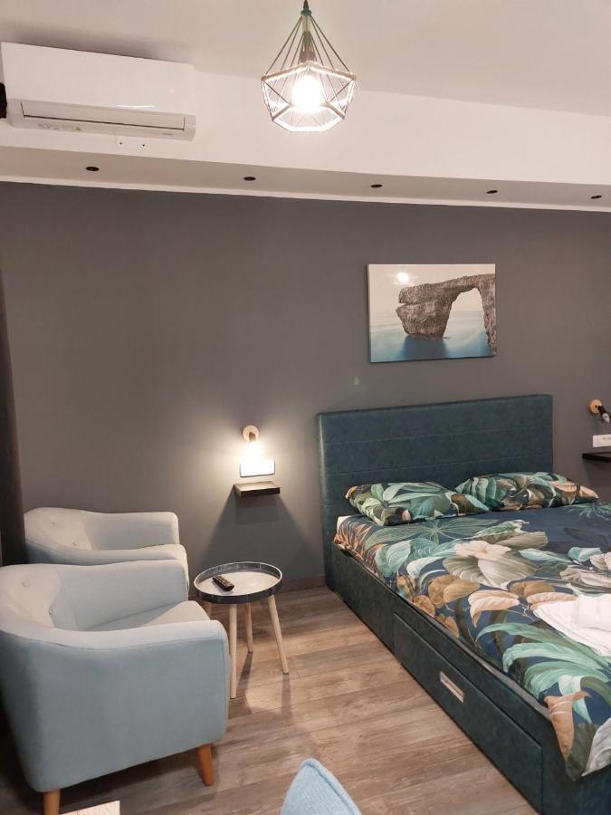 Rooms And Apartment Feral Rovinj Exterior photo