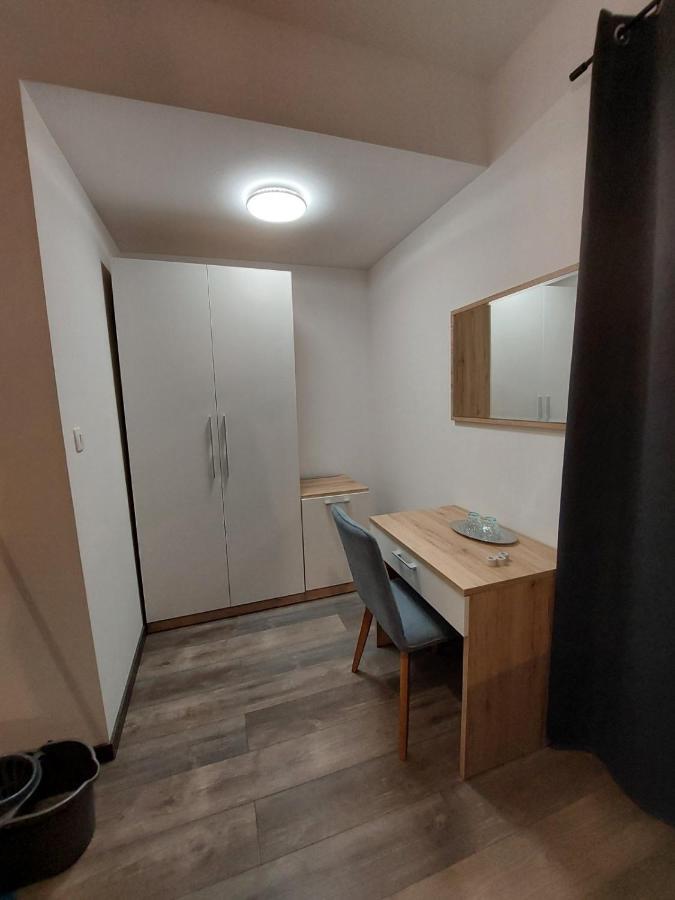Rooms And Apartment Feral Rovinj Exterior photo