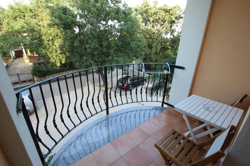 Rooms And Apartment Feral Rovinj Exterior photo