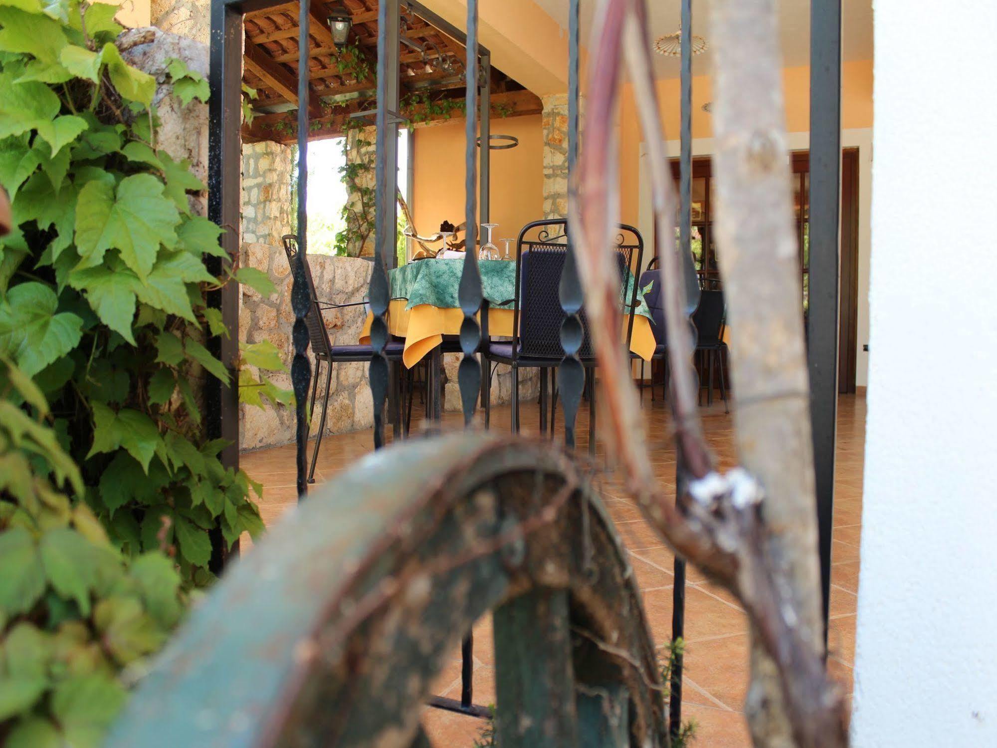 Rooms And Apartment Feral Rovinj Exterior photo