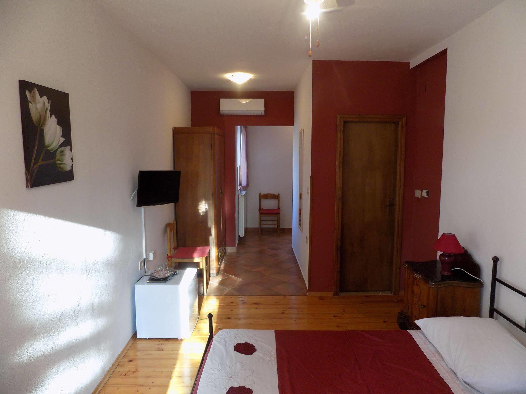 Rooms And Apartment Feral Rovinj Exterior photo