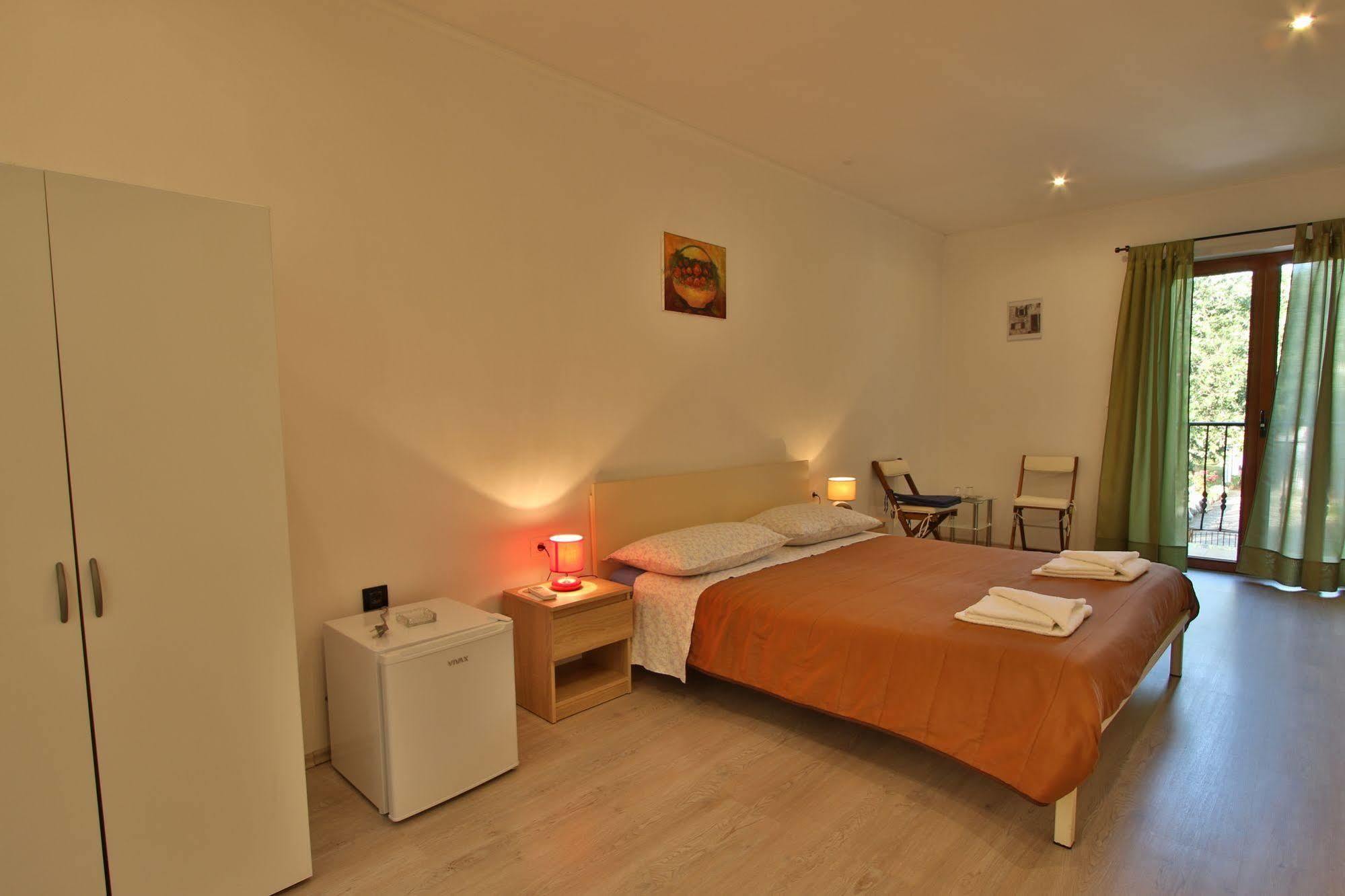 Rooms And Apartment Feral Rovinj Exterior photo